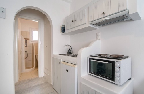 Mikri Vigla Apartment | Superior Ground Floor 1-Bedroom Apartment with Garden View