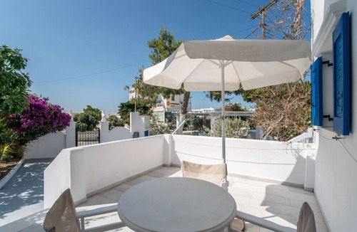 Mikri Vigla Apartment | Superior Ground Floor 1-Bedroom Apartment with Garden View