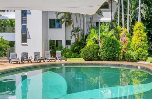 Trinity Beach Apartment | Superior Seaview 3 bedroom Apartment With Seaview's