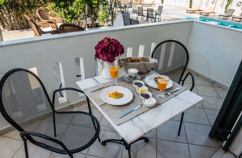 Lefkada Town Apartment | Superior Suite Pool View