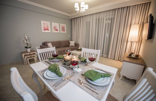 Lefkada Town Apartment | Superior Suite Pool View
