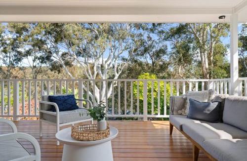 Avoca Beach House | Surf Lodge Avoca Beach Waterfront to Avoca Lake