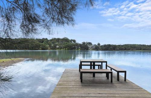 Avoca Beach House | Surf Lodge Avoca Beach Waterfront to Avoca Lake