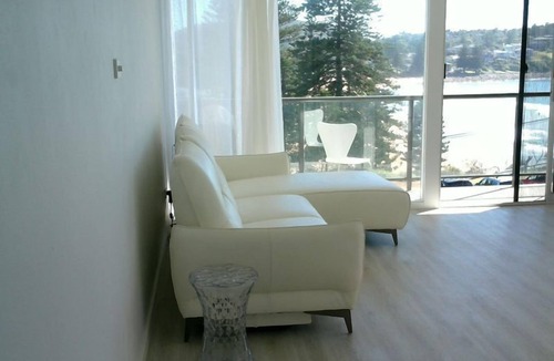 Avalon Beach Apartment | Surf View at Avalon Beach