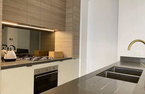 Surfers Paradise Apartment | Surfers Paradise Beach Front Skyline 2 Bedroom Luxury Apartment.