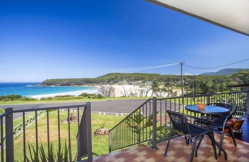 Kioloa House | Surfside Summary: Abs