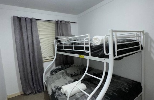 Middle Swan Other | swan valley area farmhouse stay surrounded by the life in the valley