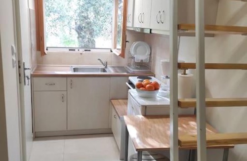 Leonidio House | Sweet little studio