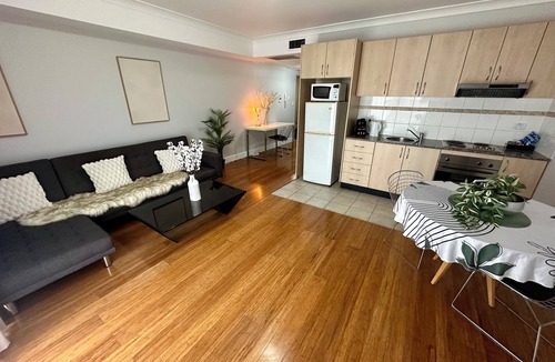 Mascot Apartment | Sydney Airport Suites