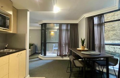 Haymarket Apartment | Sydney City Getaway 1 Bdrm Apt 2 Bathrms Sleeps 4
