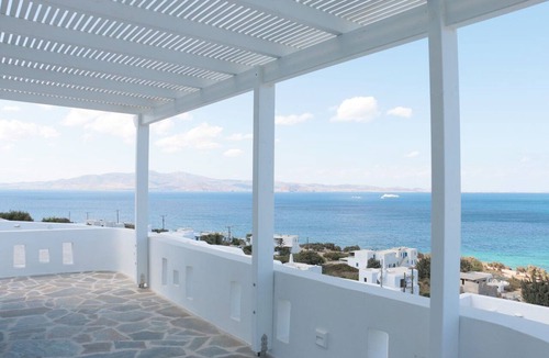 Maragas Villa | Sylorien Maisonette, Divine Sea Views, Furnished Terrace, Naxos