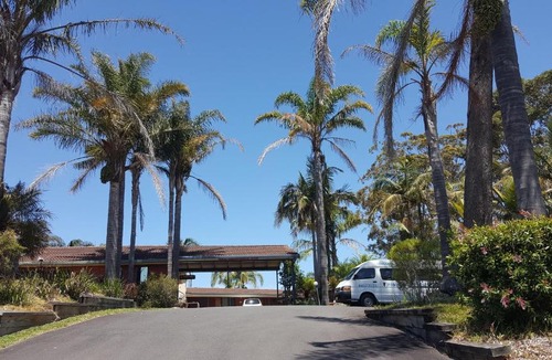 Lake Tabourie Hotel | Tabourie Lake Motor Inn