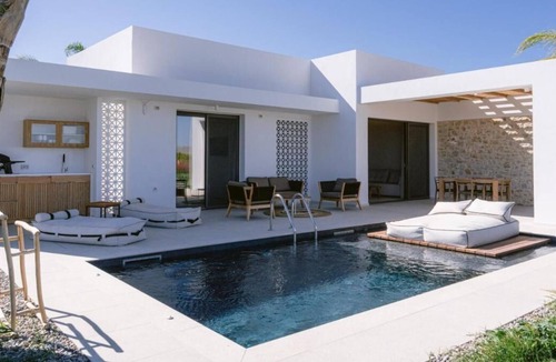 Tingaki Villa | Taf Boutique Beachfront 1 bedroom Villa