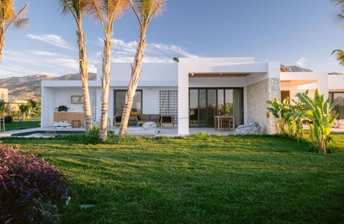 Tingaki Villa | Taf Boutique Beachfront 1 bedroom Villa