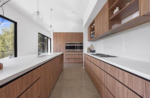 Merrijig House | Tanderra 180 - Meaning "Resting Place" - Sleeps 12