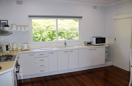 Tapitallee House | Tapitallee Cottage a stunning rural property at the foot of Cambewarra Mountain