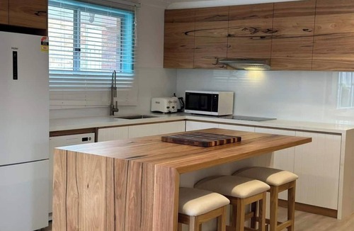 Caves Beach Villa | Tasmans Hideaway - Stunning villa close to Caves B