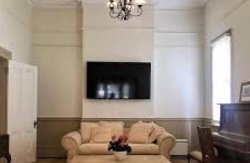 Blayney Bed & Breakfast | Te Rata House - Mezzanine Room