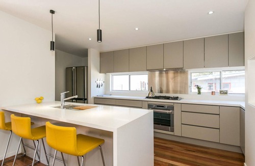 Surf Coast House | Tearmann - WIFI and a Hop, Skip and Jump to the Beach