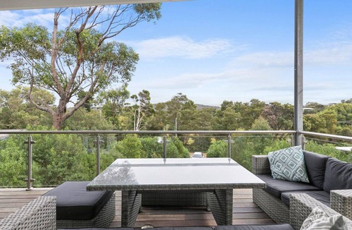 Surf Coast House | Tearmann - WIFI and a Hop, Skip and Jump to the Beach