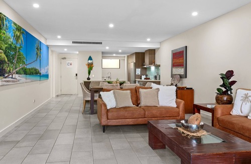 Palm Cove Apartment | Temple 304 - 2 bedroom apartment in luxury Palm Cove resort