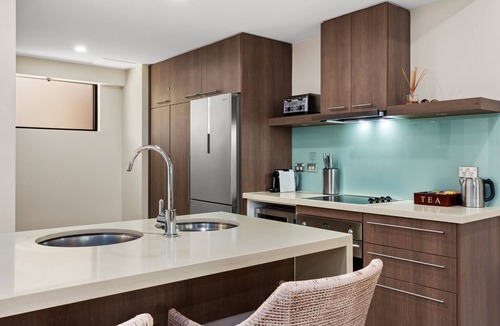 Palm Cove Apartment | Temple 304 - 2 bedroom apartment in luxury Palm Cove resort