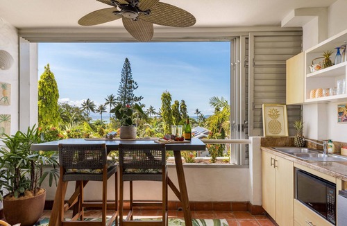Port Douglas Apartment | Tequila Sunset - Perfect for 2 - Right in town - with a gorgeous view!