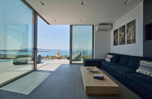 Kilada Villa | Teria | Sea-view Villa with Pool & Jacuzzi