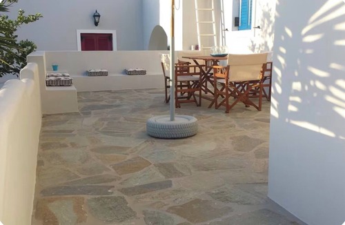 Engarai House | Terra Naxos