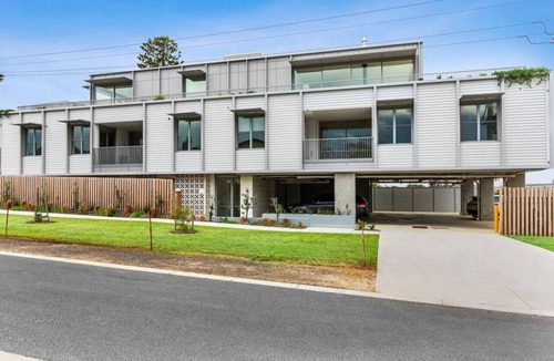 Ocean Grove Apartment | Terrace Getaway-12pm winter check out!