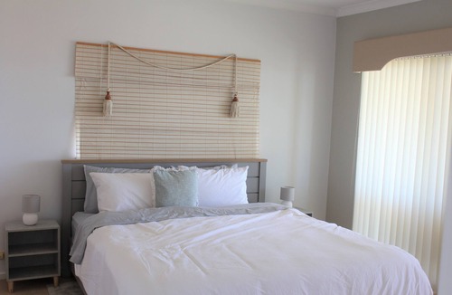 Meadow Springs House | THE 5x2 BEACH HOUSE ON HAMILTON WITH OCEAN VIEWS