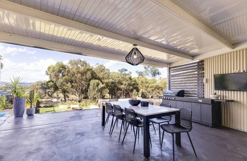 Central Mudgee House | The Albens Countryside Chic amongst the Hills