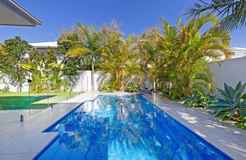 Yaroomba House | The Art House at Beachside