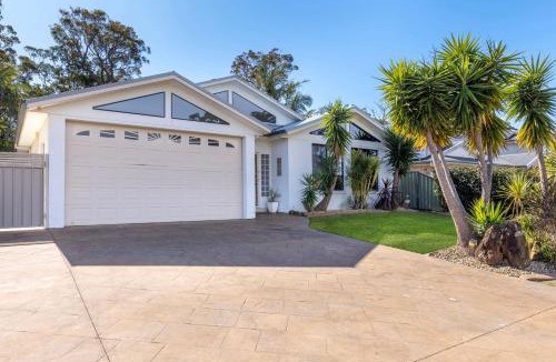 St. Georges Basin House | The Atrium by Experience Jervis Bay