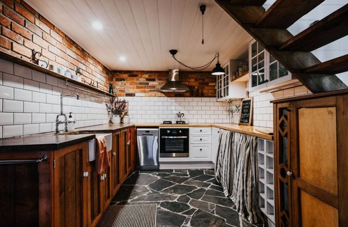 Pipers Creek House | The Barn at Crofters Fold ~ Daylesford Macedon Region ~ Bohemian Barn!