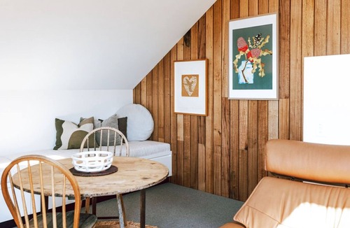 St Helens Apartment | The Barn - Georges Bay, St Helens