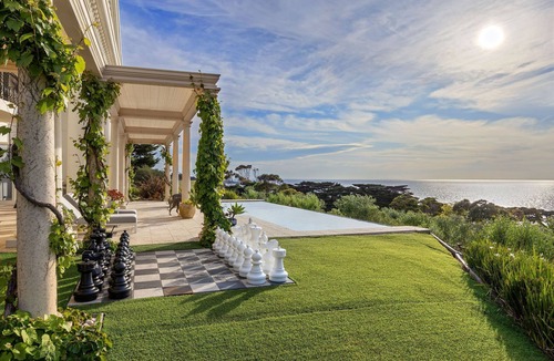 Mount Eliza House | The Bay Crest Manor | Views, Pool, Beach