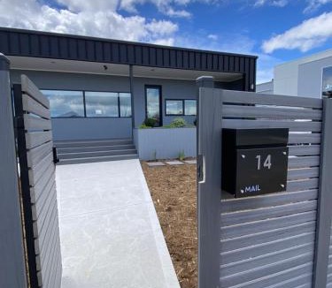Primrose Sands House | The Beach House @ Primrose Sands