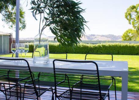 Tanunda House | The Beech House-Hill views, peaceful location, 2BR