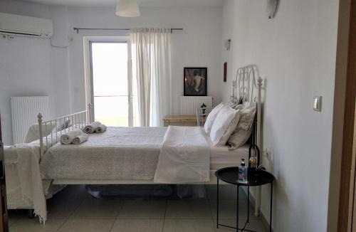Sipiada Apartment | The Beekeeper's Apartment