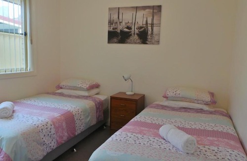 South Tamworth Villa | The Bell House