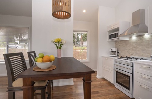 Coopers Shoot Cottage | The best Byron Bay has to offer - stunning views, total luxury and style.