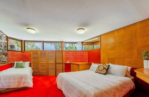 Torrens Park House | The Boat House - Sleeps 9, Pool, Views