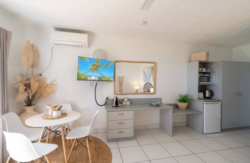 Dolphin Heads Apartment | The Bohemian on the Beach