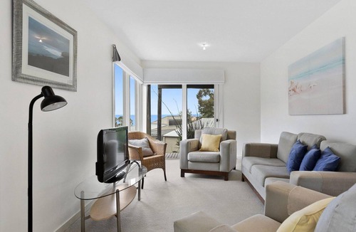 Lorne House | The Breakers Two - Stunning Views
