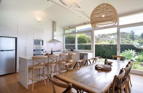 Newport House | The Bungan - Beachfront W Access To Bungan Beach