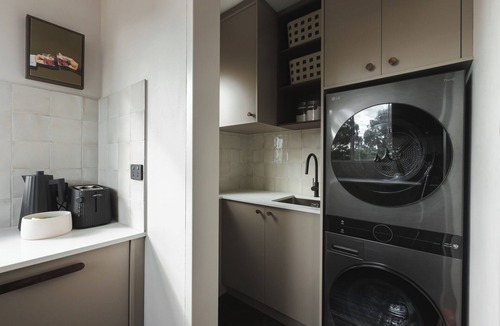 Kiama Apartment | The Cabbage Palm Kiama. 5 min walk to everwhere. Location Location Location!