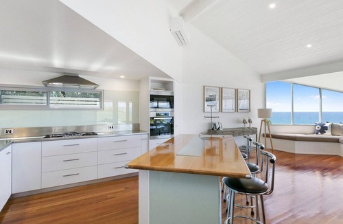Fairhaven House | The Cliff's Edge - On the Edge at Fairhaven & Very Big Views & WIFI
