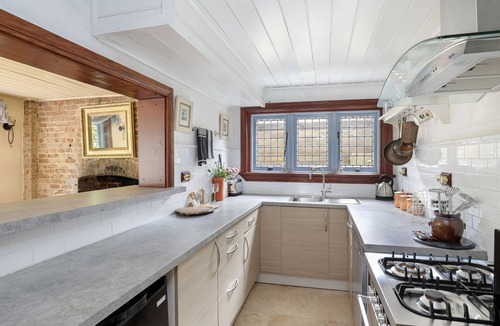 Mount Victoria House | The Coach House | 2 bedroom historical regional escape