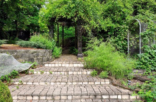 Mount Victoria House | The Coach House | 2 bedroom historical regional escape